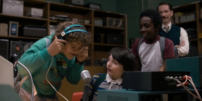 Stranger_Things_S01E01_mp41435.jpg