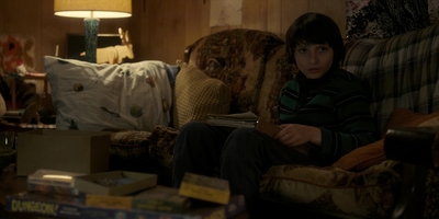Stranger_Things_S01E04_mp40380.jpg