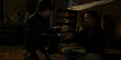 Stranger_Things_S01E04_mp40433.jpg