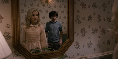 Stranger_Things_S01E04_mp41118.jpg