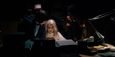 Stranger_Things_S01E04_mp42243.jpg