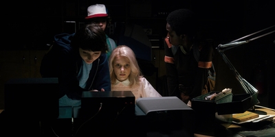 Stranger_Things_S01E04_mp42245.jpg
