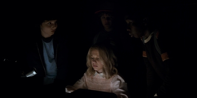 Stranger_Things_S01E04_mp42365.jpg