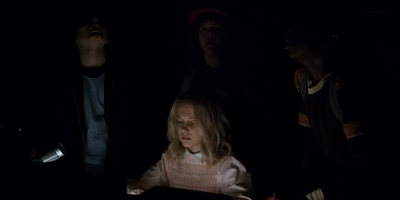 Stranger_Things_S01E04_mp42367.jpg