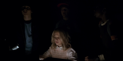 Stranger_Things_S01E04_mp42368.jpg