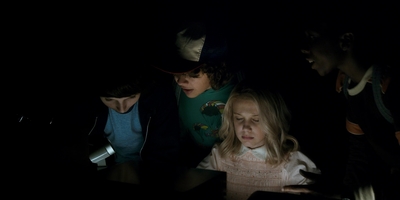 Stranger_Things_S01E04_mp42425.jpg