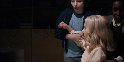 Stranger_Things_S01E04_mp42502.jpg