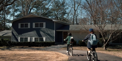 Stranger_Things_S01E06_mp46813.jpg