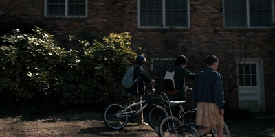 Stranger_Things_S01E06_mp48442.jpg
