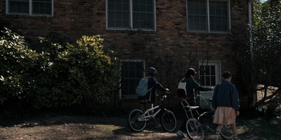 Stranger_Things_S01E06_mp48443.jpg